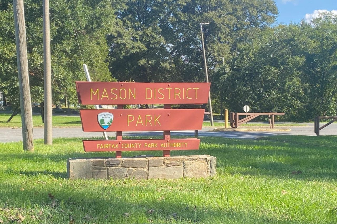 You are currently viewing Mason District Off-Leash Dog Park: The Ultimate Hangout for You and Your Pup